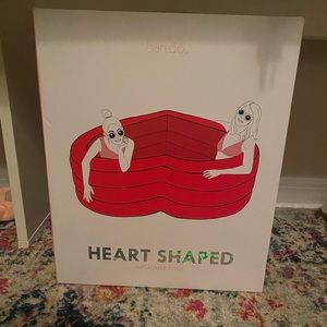 ban.do heart inflatable pool